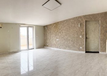 Trilocale via Lago Patria, 114, Giugliano in Campania - foto 2