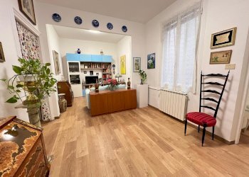 Four-room apartment VIA MERANO, Genova (neighborhood Sestri Ponente) - photo 2