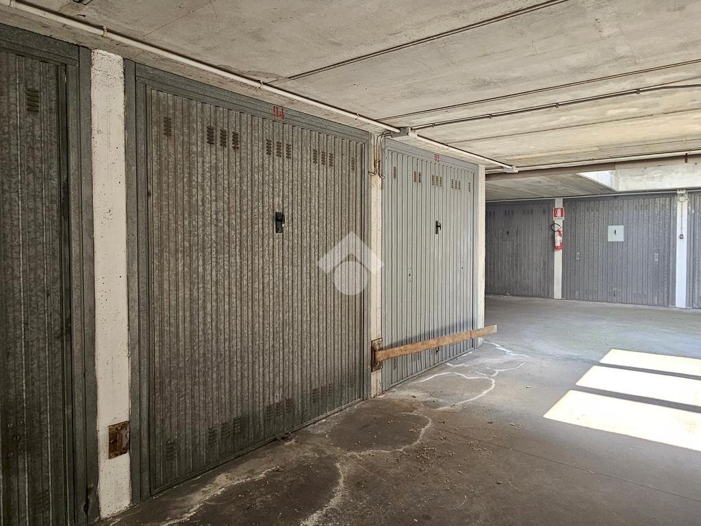 Box Via costantino baroni, Milano (zona Gratosoglio) - foto 1