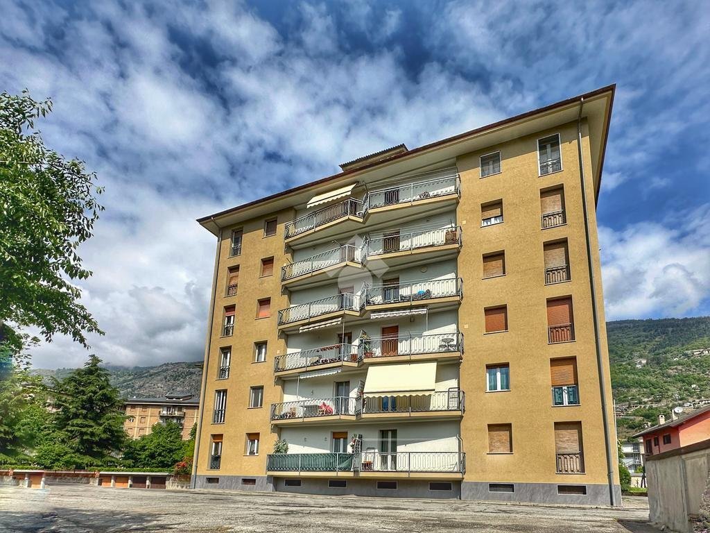 Four-room apartment Viale europa, Aosta - photo 1
