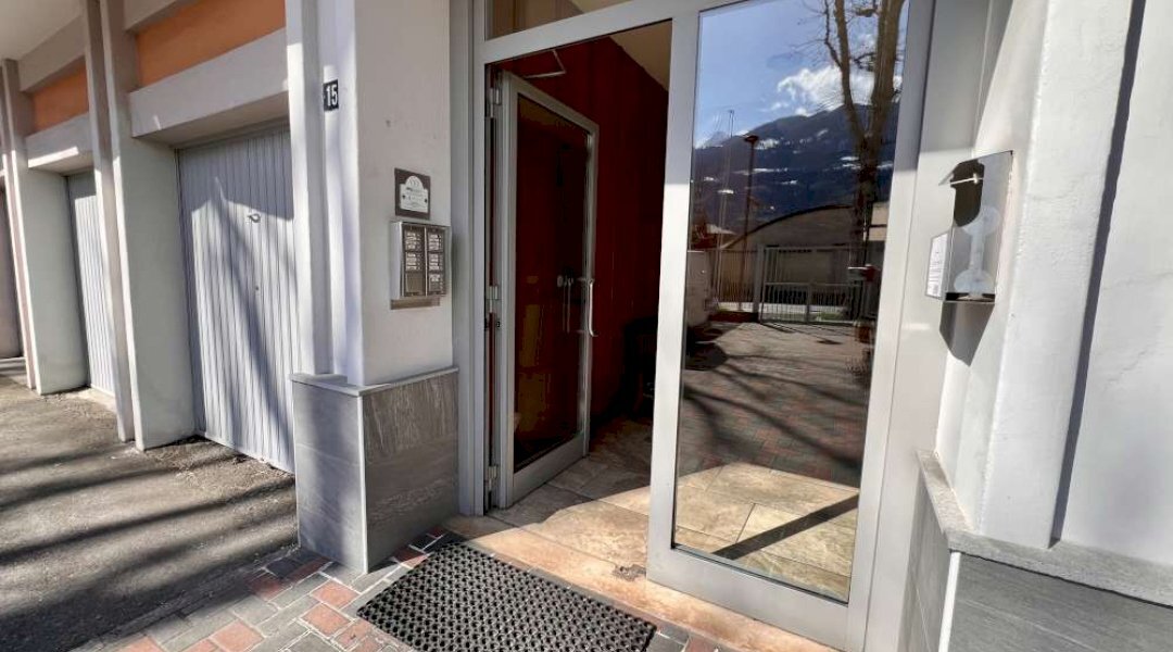 Two-room apartment Via Saint Martin De Corléans, Aosta - photo 2