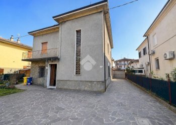 Portion of a house Via Giuseppe Mazzatinti, Forlì - photo 3