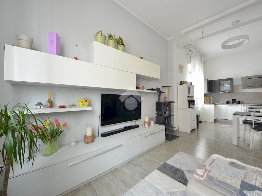 Three-room apartment Via Alessandro Manzoni, Gessate - photo 2