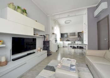 Three-room apartment Via Alessandro Manzoni, Gessate - photo 1