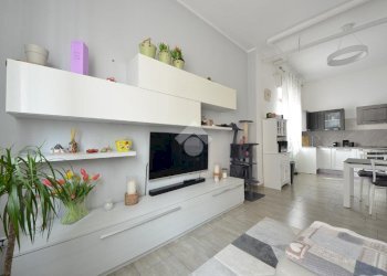 Three-room apartment Via Alessandro Manzoni, Gessate - photo 2