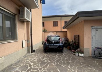 Three-room apartment Via Alessandro Manzoni, Gessate - photo 24