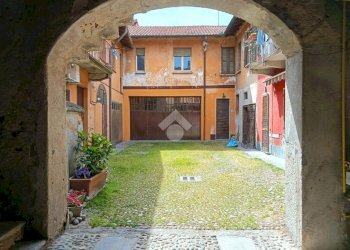 Three-room apartment Via Dante Alighieri, Robecco sul Naviglio - photo 1
