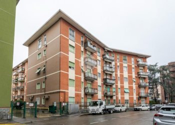 Two-room apartment Via della Repubblica, Cesano Boscone - photo 1