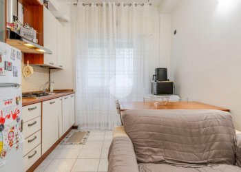 Two-room apartment Via della Repubblica, Cesano Boscone - photo 4