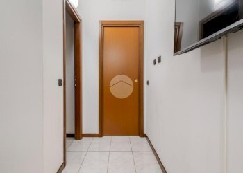 Two-room apartment Via della Repubblica, Cesano Boscone - photo 11