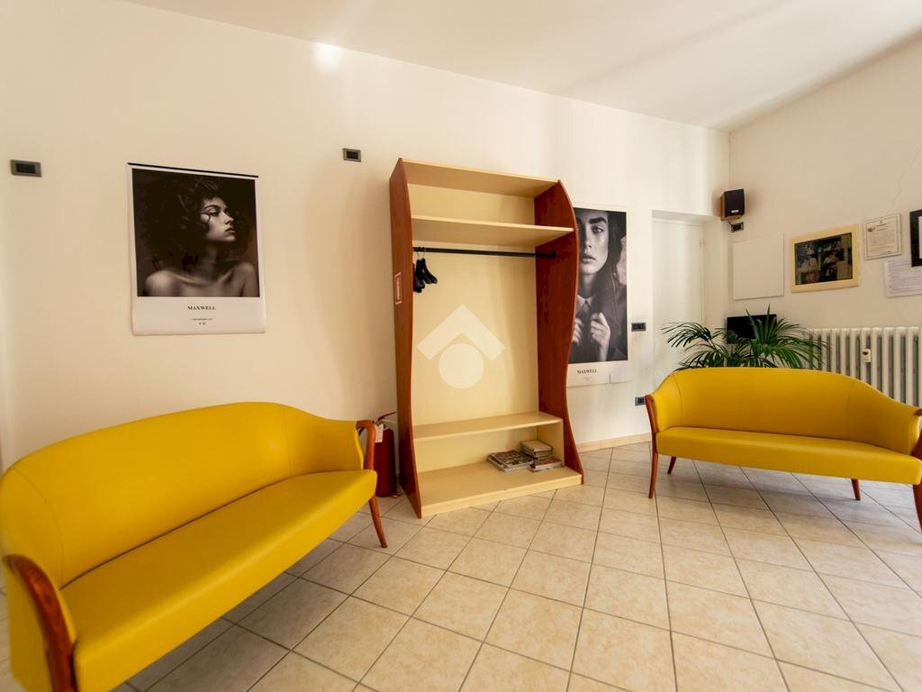 Shop Via Antonio Olearo, Casale Monferrato - photo 2