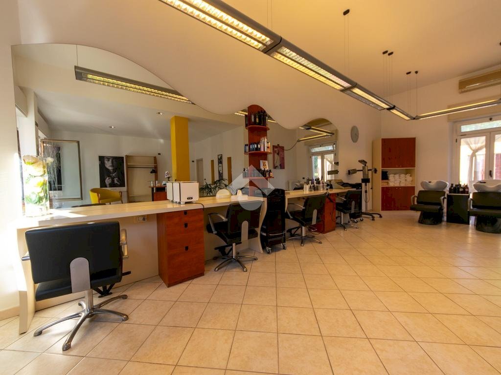 Shop Via Antonio Olearo, Casale Monferrato - photo 3