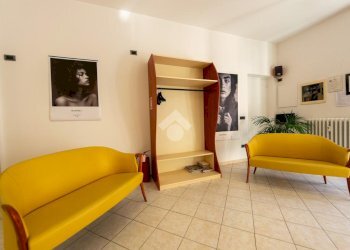 Shop Via Antonio Olearo, Casale Monferrato - photo 2