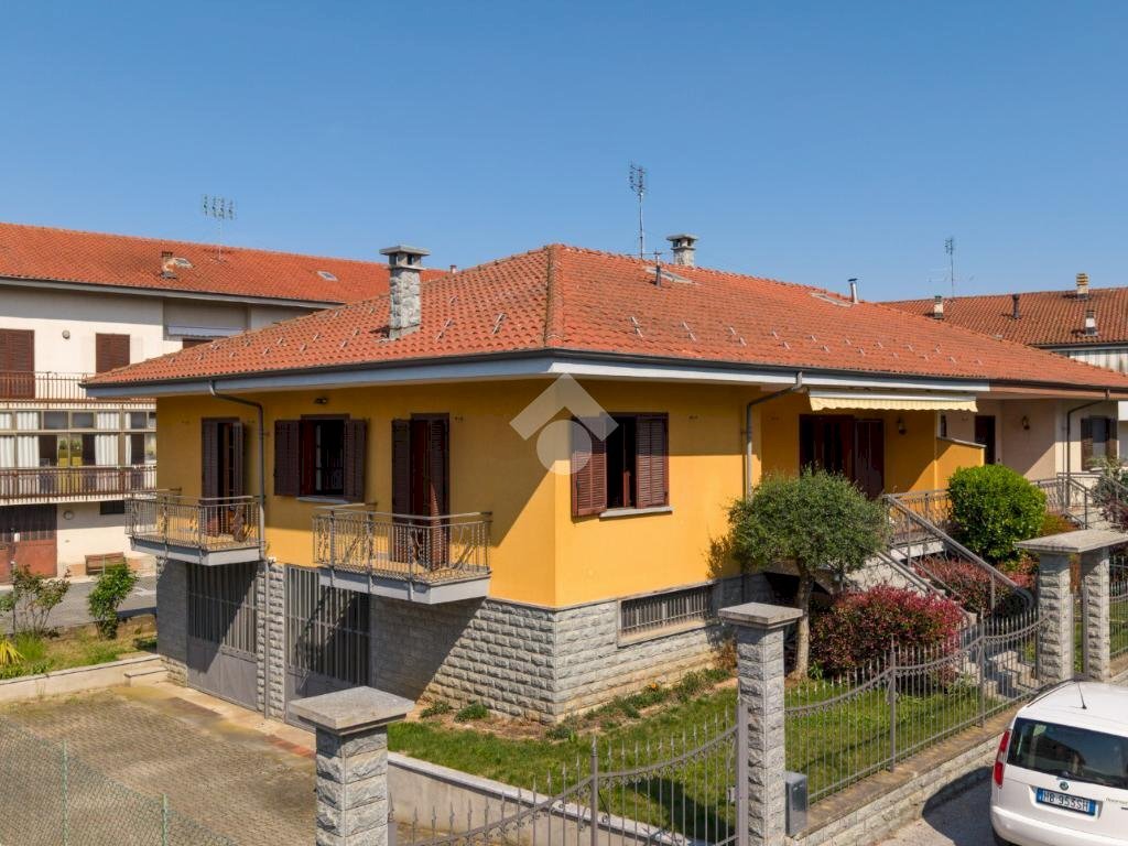 Portion of a house Via S. Giovanni Bosco, Busca - photo 1
