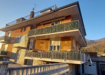 Edificio all\'aperto - Three-room apartment Cuveglio - photo 1