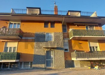 Edificio all\'aperto - Three-room apartment Cuveglio - photo 2