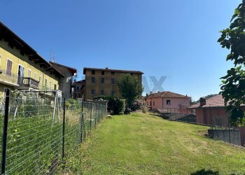 Giardino - Casa indipendente via Sant'Anna
 
5, Cuasso al Monte - foto 3