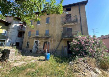 Edificio all\'aperto - Casa indipendente via Sant'Anna
 
5, Cuasso al Monte - foto 15