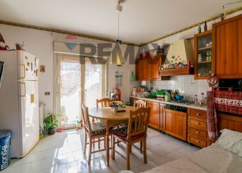 Cucina - Three-room apartment Via Nuova
 
45, Valverde - photo 1