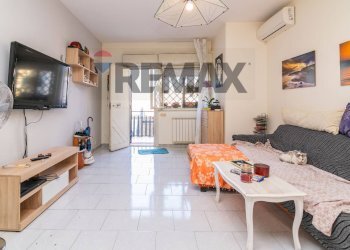 Soggiorno - Three-room apartment Via Nuova
 
45, Valverde - photo 3