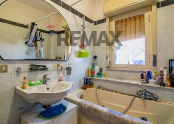 Bagno - Three-room apartment Via Nuova
 
45, Valverde - photo 13