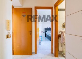 Hall / corridoio - Three-room apartment Via Nuova
 
45, Valverde - photo 16