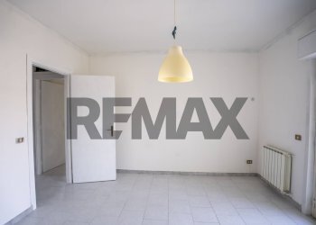 Stanza vuota - Trilocale Via Nuova
 
45, Valverde - foto 9