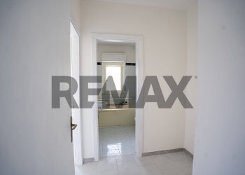 Hall / corridoio - Trilocale Via Nuova
 
45, Valverde - foto 17