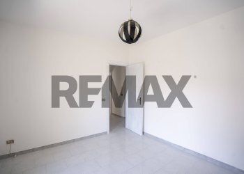 Stanza vuota - Trilocale Via Nuova
 
45, Valverde - foto 23