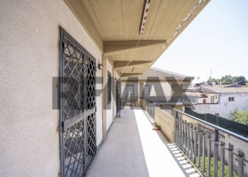 Balcone - Trilocale Via Nuova
 
45, Valverde - foto 28