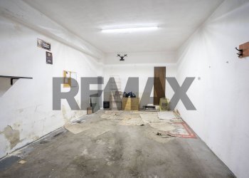 Stanza vuota - Trilocale Via Nuova
 
45, Valverde - foto 38