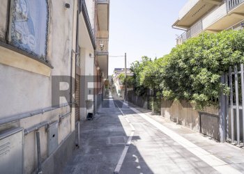 Edificio all\'aperto - Trilocale Via Nuova
 
45, Valverde - foto 41