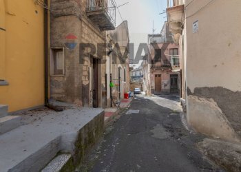 Edificio all\'aperto - Casa indipendente Via Nino Bixio
3, Lentini - foto 8