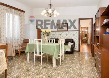 Sala da pranzo - Casa semi indipendente Via Cappelluzza
 
13, Acireale - foto 4