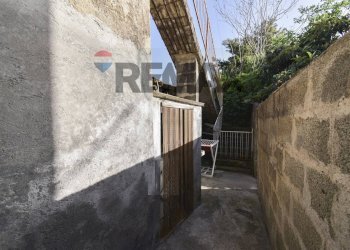 Edificio all\'aperto - Casa semi indipendente Via Cappelluzza
 
13, Acireale - foto 11
