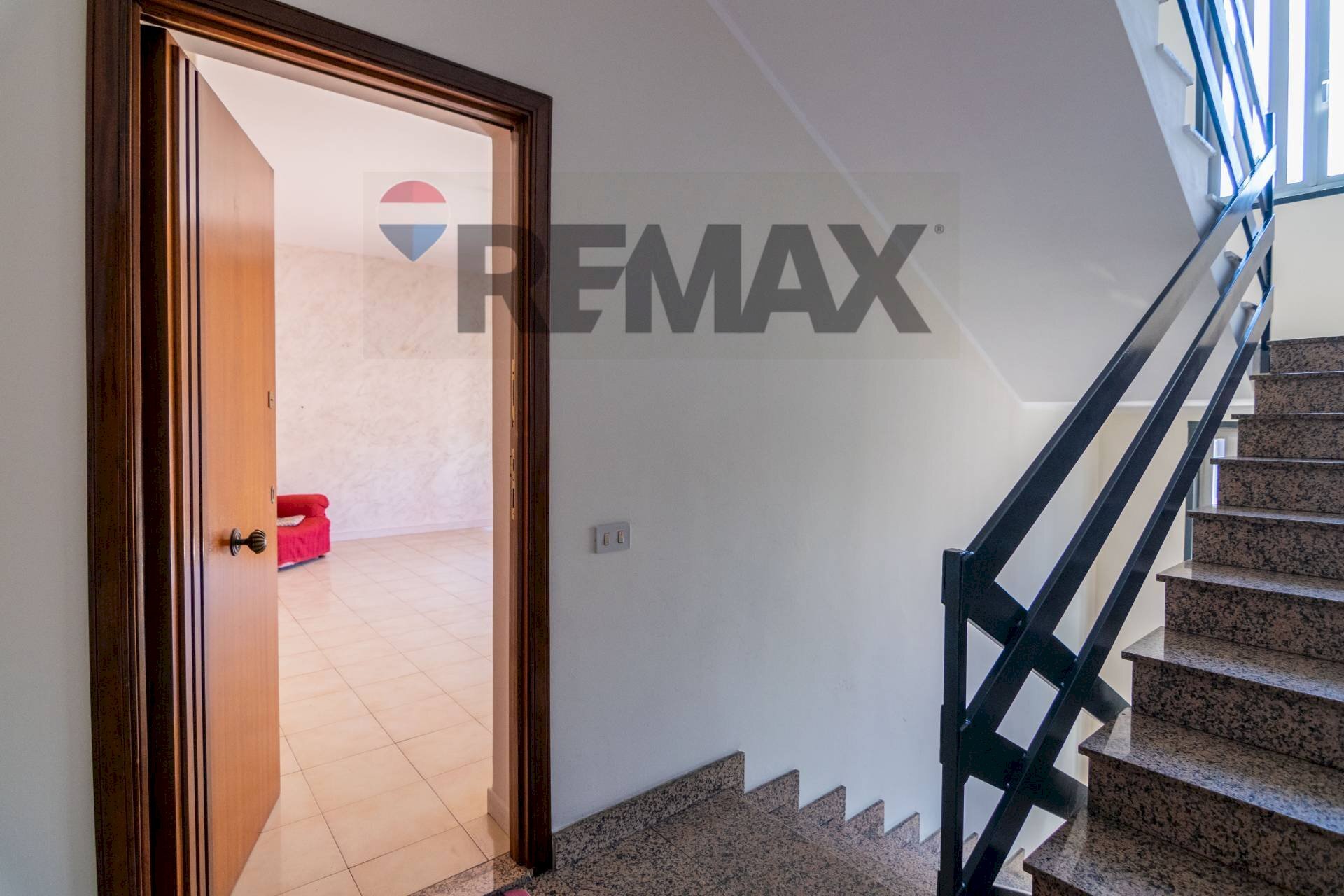 Scale - Three-room apartment Via Del Mandorlo
76, Misterbianco - photo 2