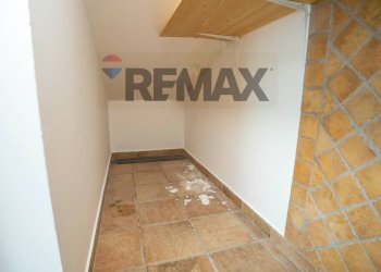Hall / corridoio - Villa Via Concetto Marchesi
 
12, Pedara - photo 35