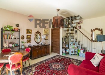 Sala da pranzo - Casa semi indipendente Via Roma
 
157, San Pietro Clarenza - foto 5