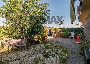 Giardino - Casa semi indipendente Via Roma
 
157, San Pietro Clarenza - foto 31