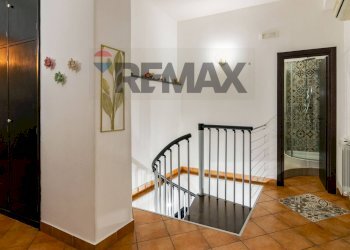 Scale - Apartment Via Del Bosco
 
5, Catania - photo 3