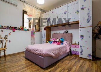 Camera / camera da letto - Apartment Via Del Bosco
 
5, Catania - photo 19