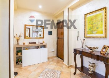 Hall / corridoio - Three-room apartment Via Matteo Gaudioso
 
11, Catania - photo 17