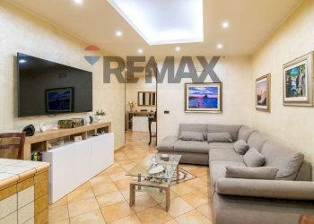 Soggiorno - Three-room apartment Via Matteo Gaudioso
 
11, Catania - photo 20