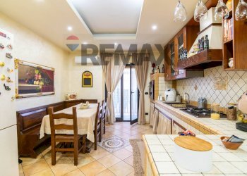 Cucina - Three-room apartment Via Matteo Gaudioso
 
11, Catania - photo 22