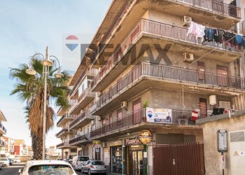 Edificio all\'aperto - Three-room apartment Via Matteo Gaudioso
 
11, Catania - photo 26