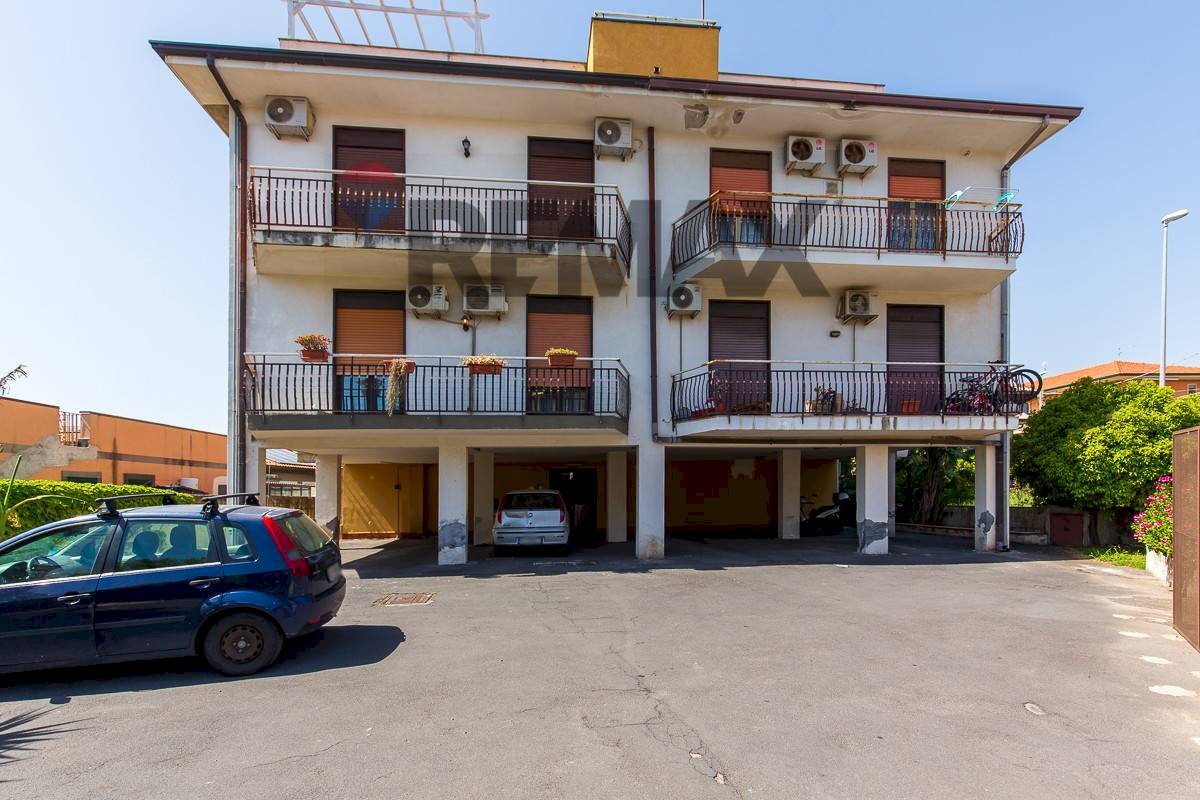 Edificio all\'aperto - Trilocale Via Del Pino
 
15, Misterbianco - foto 1
