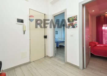 Hall / corridoio - Three-room apartment Via Reitano
 
16, Catania - photo 12