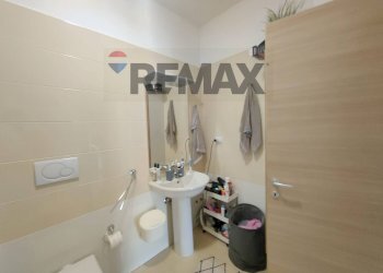 Bagno - Bilocale Via Augusto Camerini
 
51, Roma - foto 17