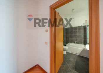 Bagno - Bilocale Via Robert Musil
 
8, Roma - foto 33