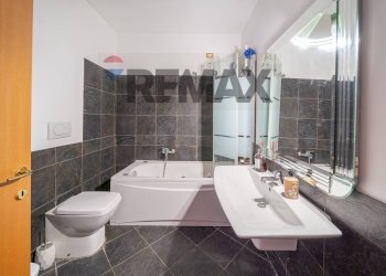 Bagno - Bilocale Via Robert Musil
 
8, Roma - foto 36